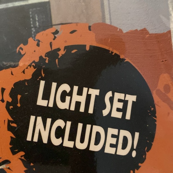 NIP Midnight Lace Lighted Mantle Scarf - Picture 4 of 8